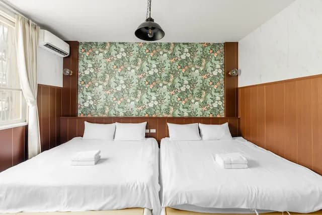 Lane 32-Superior Twin Room-301-6