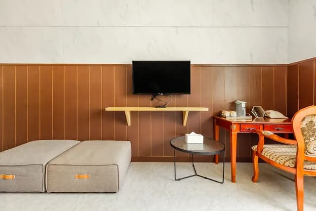 Lane 32-Superior Twin Room-301-11