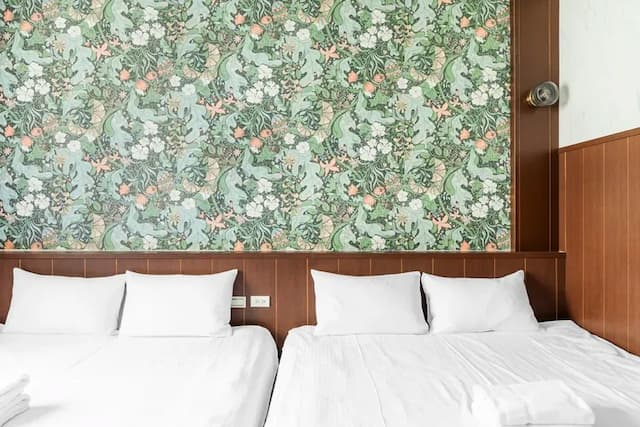 Lane 32-Superior Twin Room-301-3