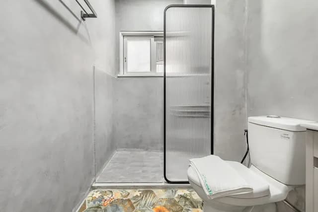 Lane 32-Superior Twin Room-301-14