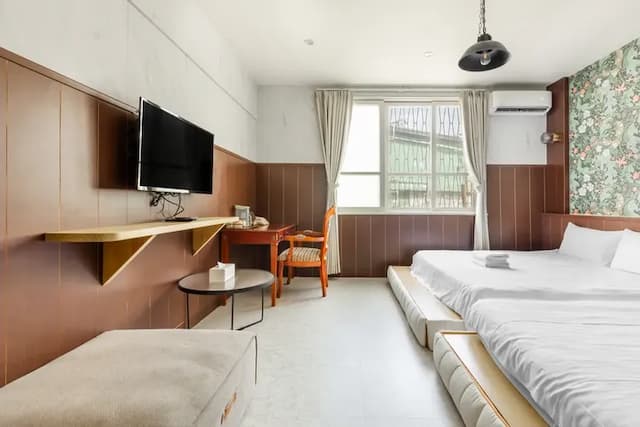 Lane 32-Superior Twin Room-301-4