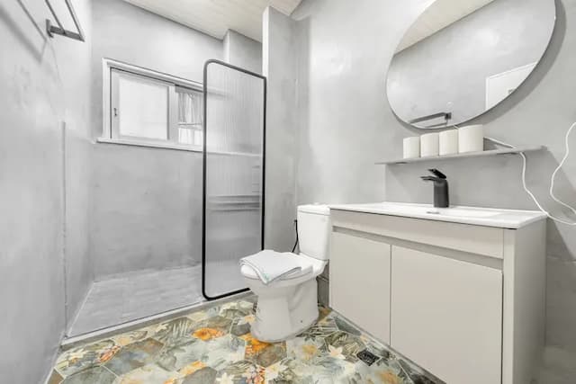 Lane 32-Superior Twin Room-301-13