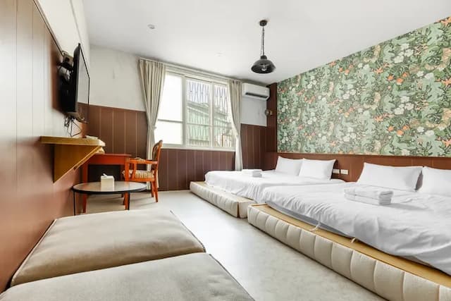 Lane 32-Superior Twin Room-301-1