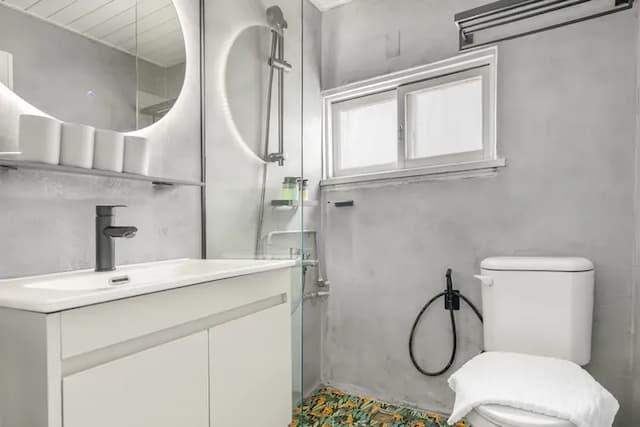 Lane 32-Classic Quadruple Room-401-13