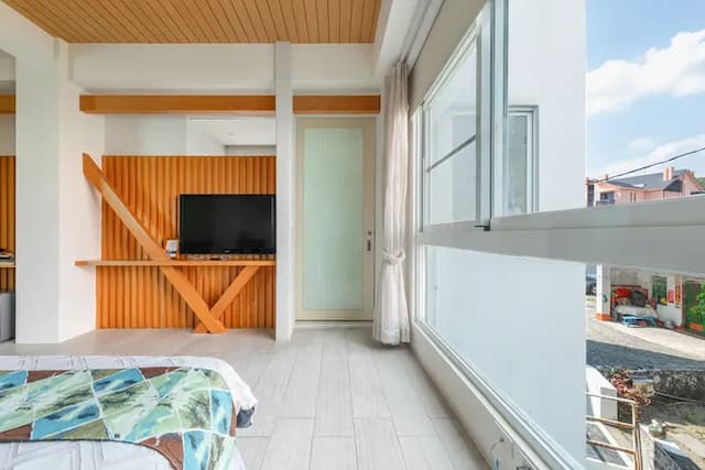 白水木民宿-高級特大雙人床房-7