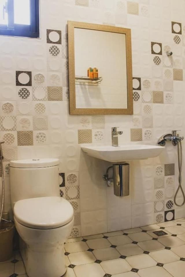 Isvara Inn-Double Room-8