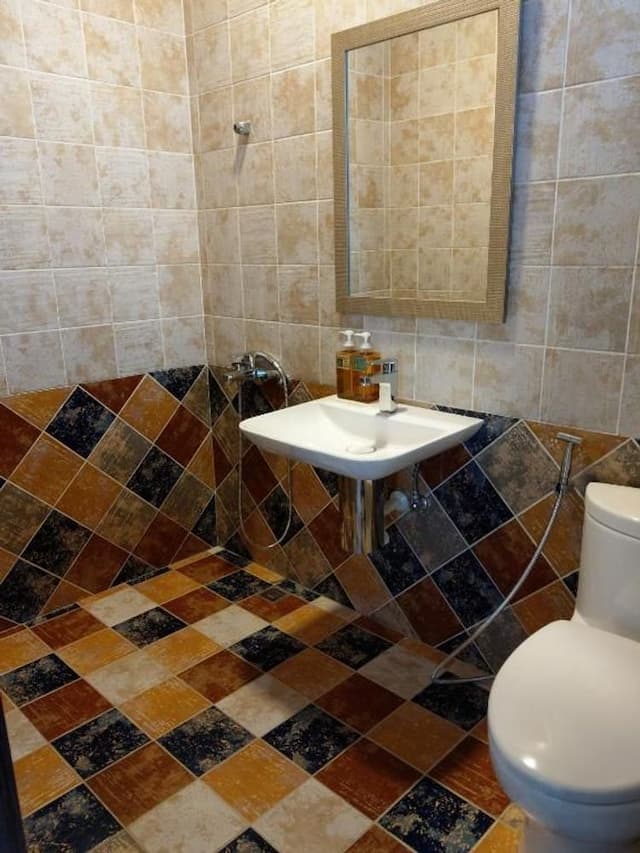 Isvara Inn-Twin Room-5