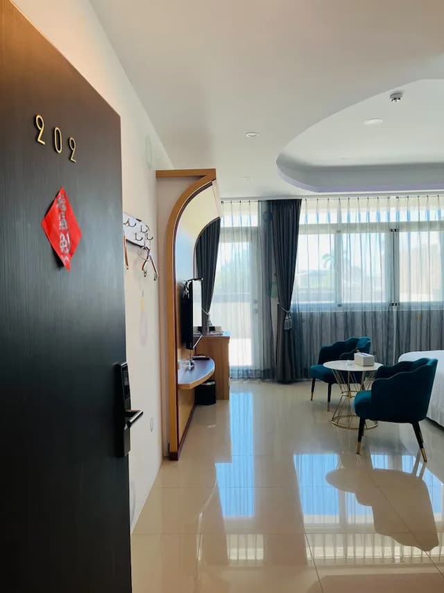 恆春古城旁民宿｜風海山會館-202夢幻泡泡豪華雙人房（大雙人房大陽台）-3