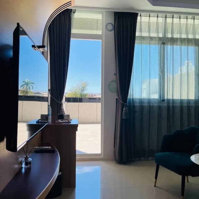 恆春古城旁民宿｜風海山會館-202夢幻泡泡豪華雙人房（大雙人房大陽台）-4