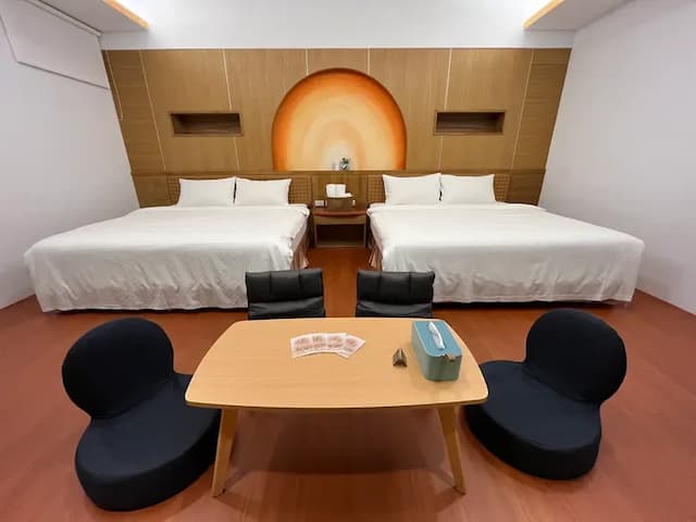 恆春古城旁民宿｜風海山會館-203山景夕陽家庭四人房（大四人房大陽台））-1