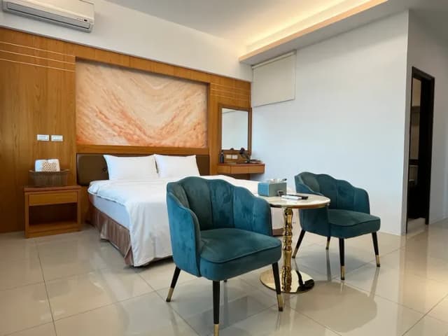 恆春古城旁民宿｜風海山會館-302摩登美式雙人房（大雙人房小陽台）-2