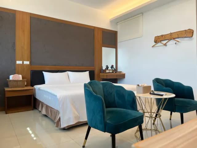 恆春古城旁民宿｜風海山會館-502現代簡約雙人房（大雙人房小陽台）-2