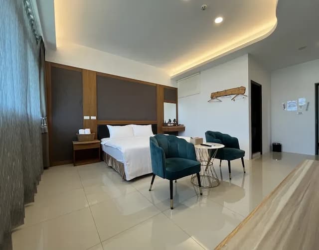 恆春古城旁民宿｜風海山會館-502現代簡約雙人房（大雙人房小陽台）-3