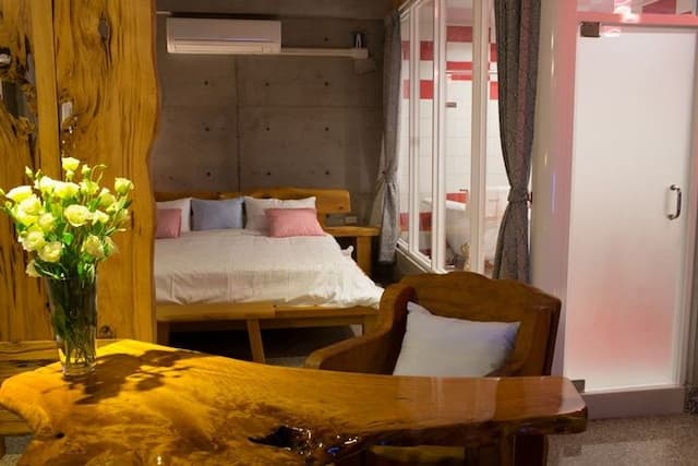 Water Reflected in the Hall-Deluxe Double Room with Balcony-3