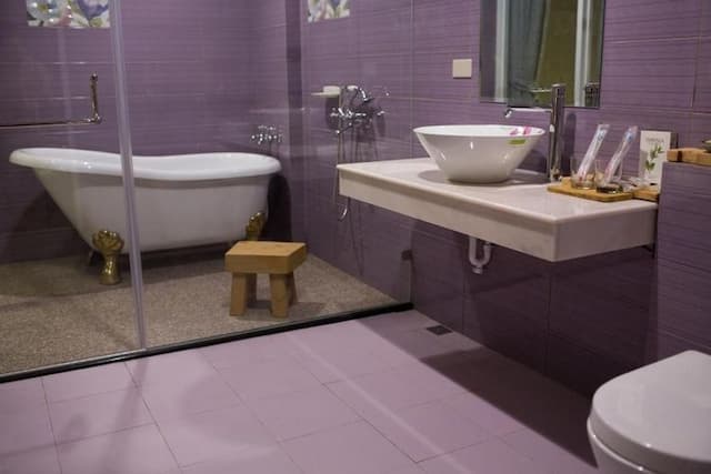 Water Reflected in the Hall-Deluxe Double Room with Bath-7