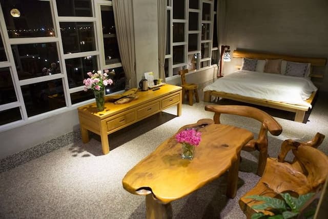 Water Reflected in the Hall-Deluxe Double Room with Bath-2