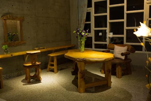 Water Reflected in the Hall-Quadruple Room with Sea View-2