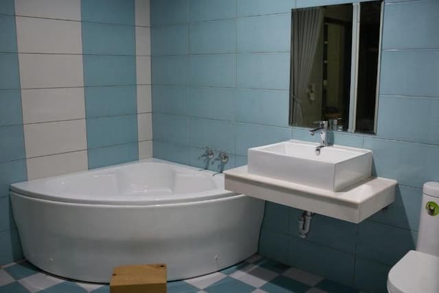 Water Reflected in the Hall-Quadruple Room with Sea View-5