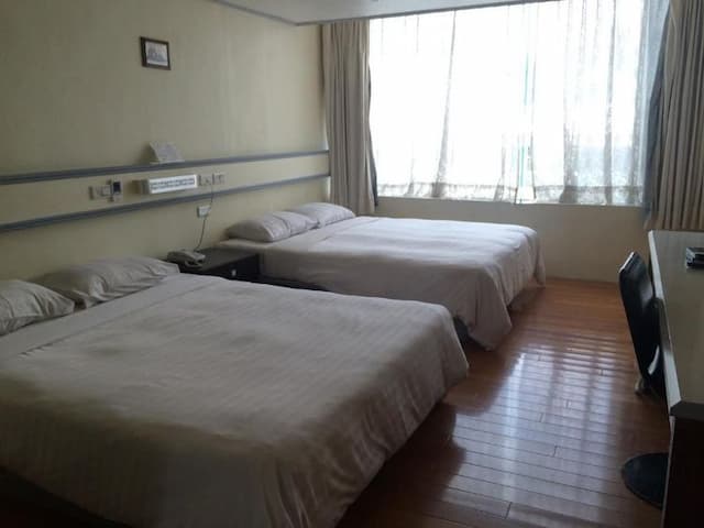 富帝大飯店-四人房-2