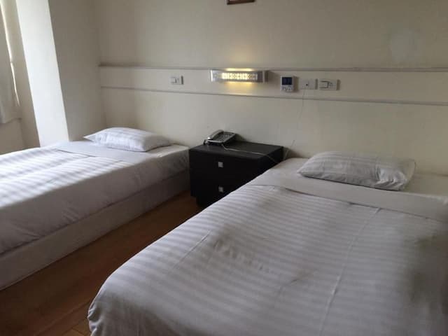 富帝大飯店-標準雙床房-5