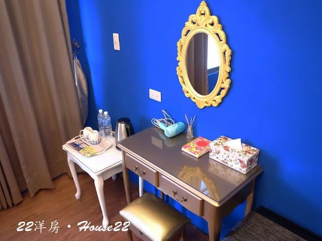 House 22-201 golden court-2