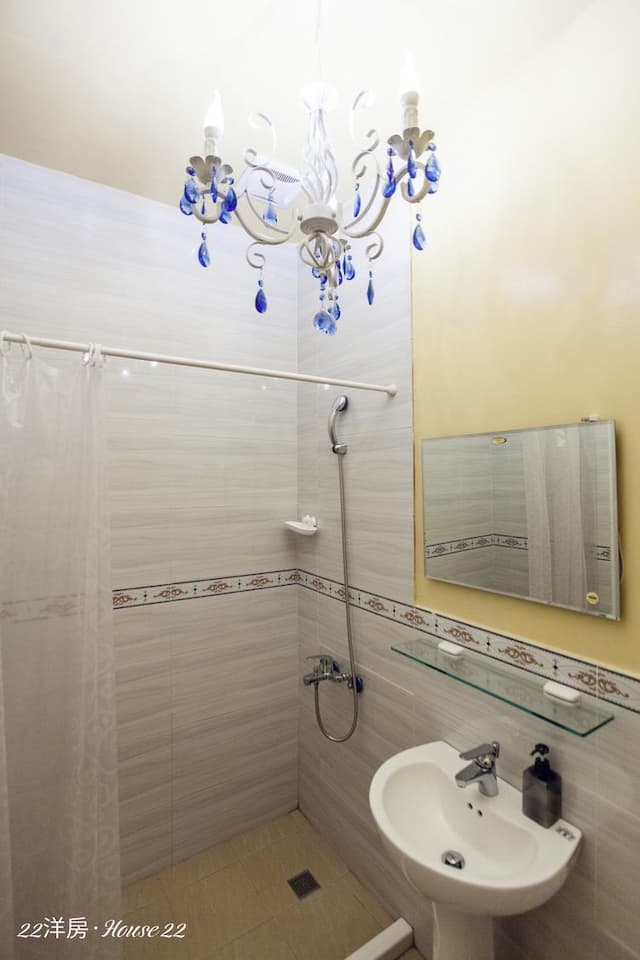 House 22-201 golden court-8