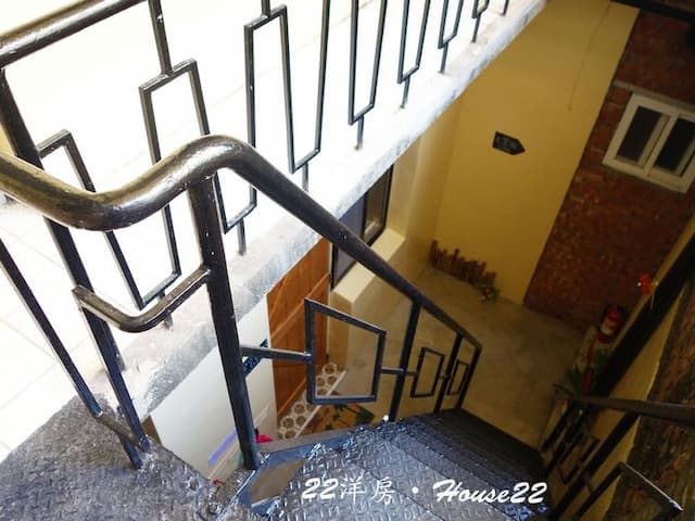 House 22-203 Industrial style-3