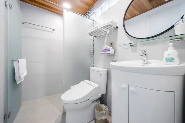 Mico Homestay-Deluxe Double Room with Balcony-5