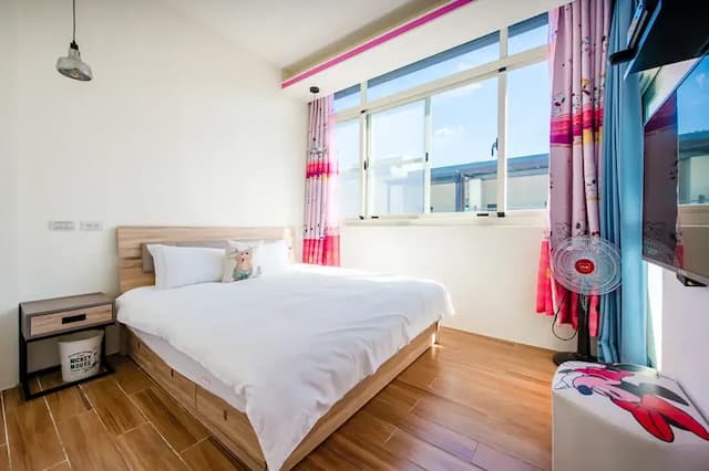 Mico Homestay-Deluxe Double Room with Balcony-1