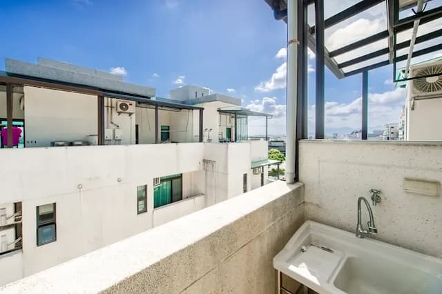 Mico Homestay-Deluxe Double Room with Balcony-9