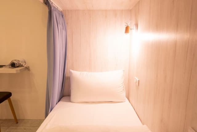 Memory In Water-Girls Backpacking Room-6