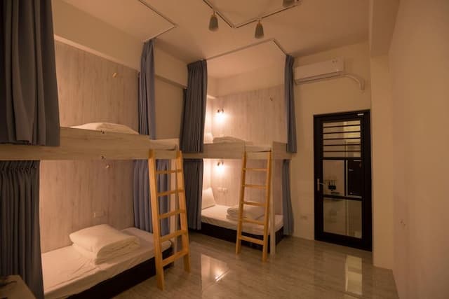 Memory In Water-Girls Backpacking Room-1