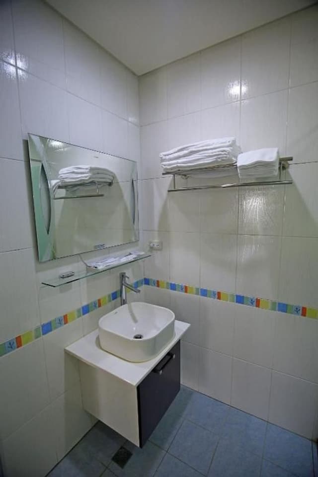 SUN MOON LAKE SMSX B&B-Cozy Quad Room-10