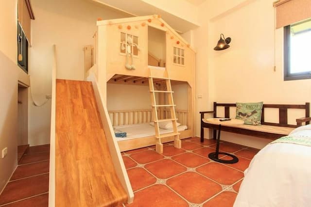 斑鳩小鎮親子民宿 l 10-28人宜蘭包棟  | 滑梯房-22人包棟 | 雙人房*1四人房*3八人房*1-7