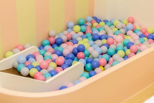 斑鳩小鎮親子民宿 l 10-28人宜蘭包棟  | 滑梯房-22人包棟 | 雙人房*1四人房*3八人房*1-8