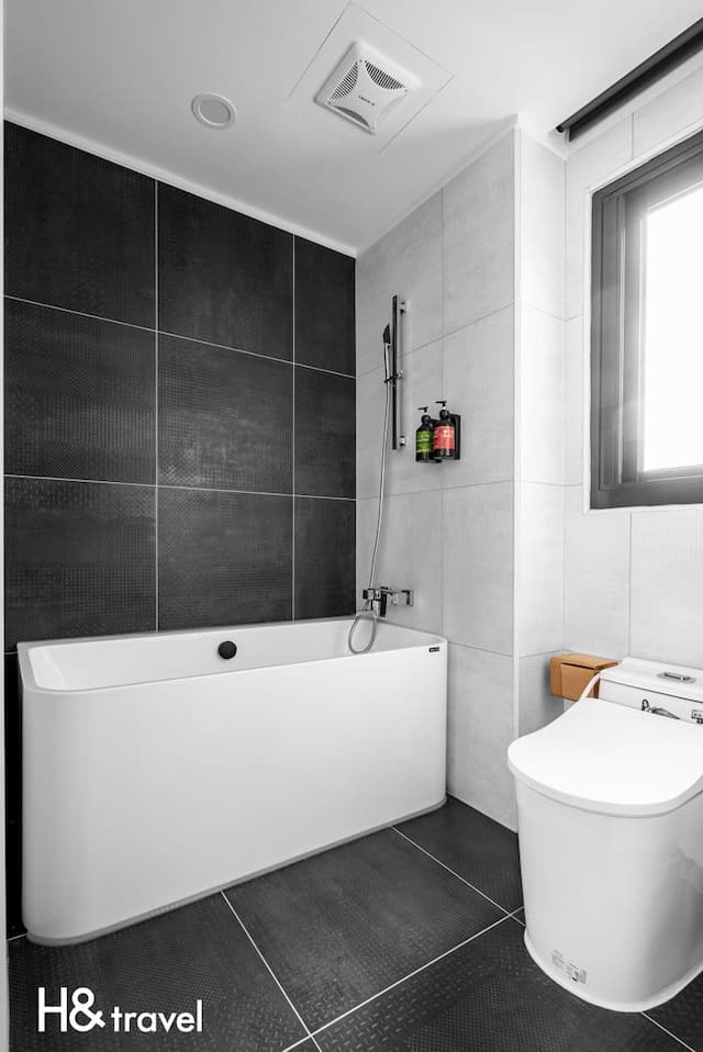 Black Horn B&B  | Kenting Design Hotel-Deluxe Double Room with Bathtub-10