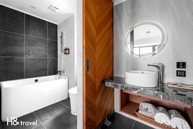 Black Horn B&B  | Kenting Design Hotel-Deluxe Double Room with Bathtub-9