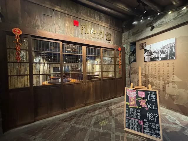 Central Alley 41-Traveler Double Room-11