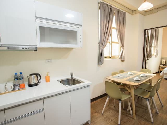 Happy Casa Resorts-Deluxe Suite, 2 bedroom suite, 2 King beds, balcony-3