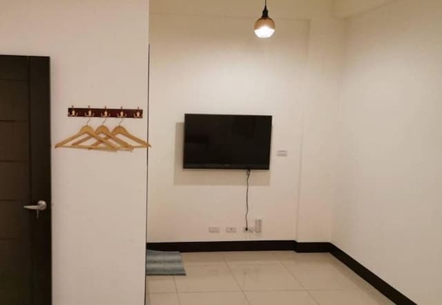 Red Sorghum Homestay-303 double elegant room (bathroom shared)-4