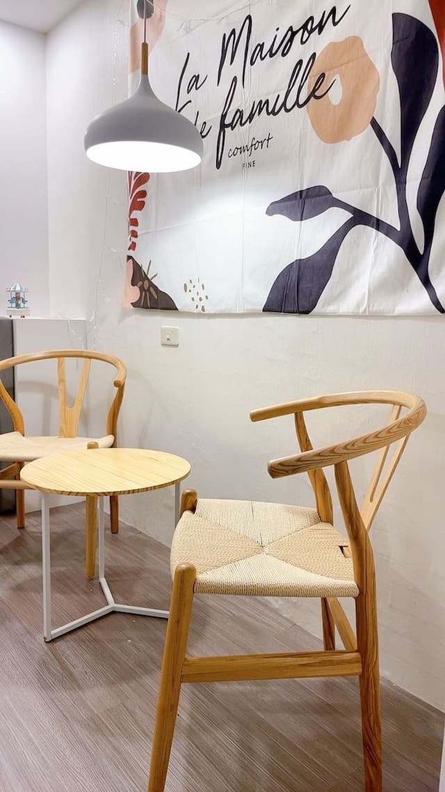 Tainan house-DDINN double room bathtub. Adjacent to the station and Lin Department Store. Confucius Temple shopping district. Art Museum. Chihkan Tower-6