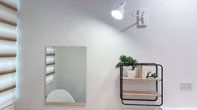 Tainan house-DDINN double room bathtub. Adjacent to the station and Lin Department Store. Confucius Temple shopping district. Art Museum. Chihkan Tower-8