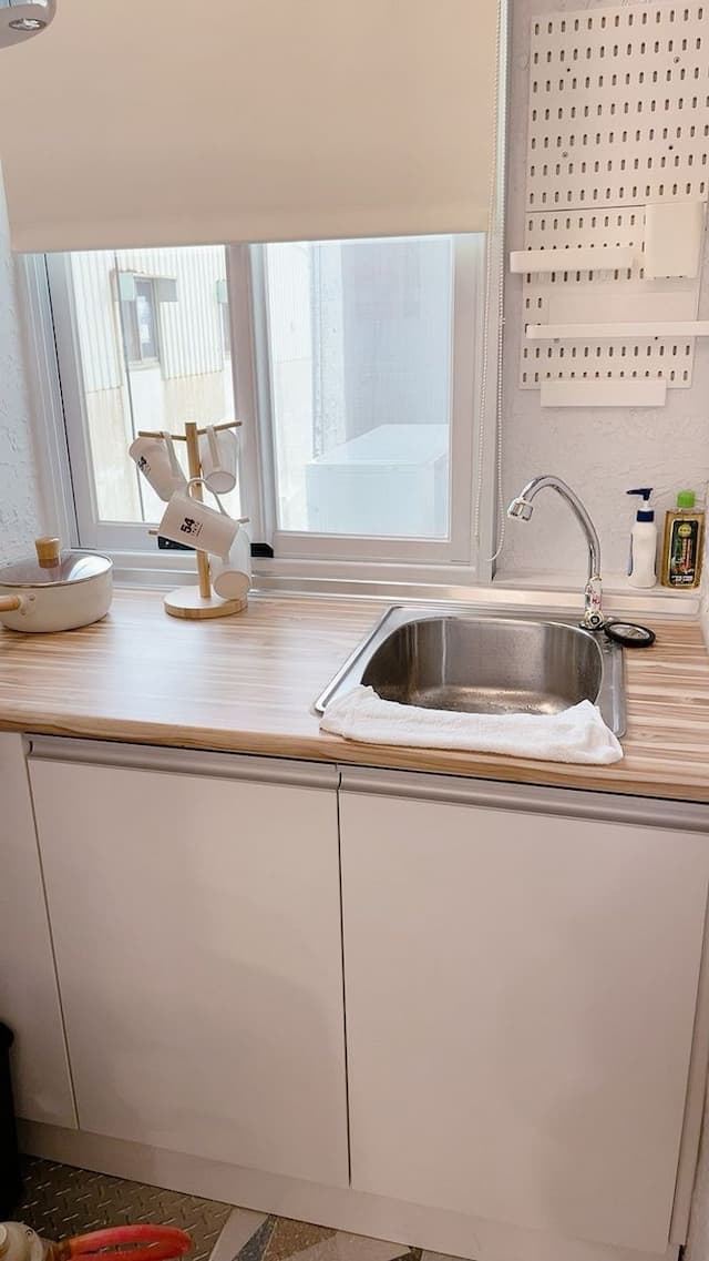 Tainan house-DDINN double room bathtub. Adjacent to the station and Lin Department Store. Confucius Temple shopping district. Art Museum. Chihkan Tower-4