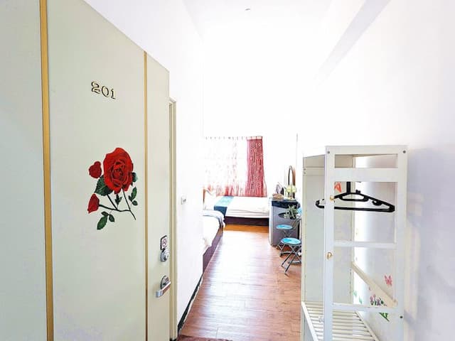 亞馨&奇雅居聯合民宿 l 近吉安慶修院-A201亞馨家庭六人房(Family room)-4