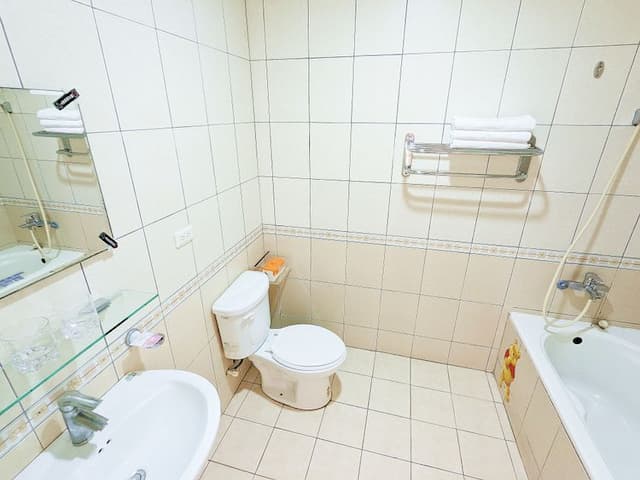 亞馨&奇雅居聯合民宿 l 近吉安慶修院-A301亞馨家庭六人房(Family room)附浴缸-4