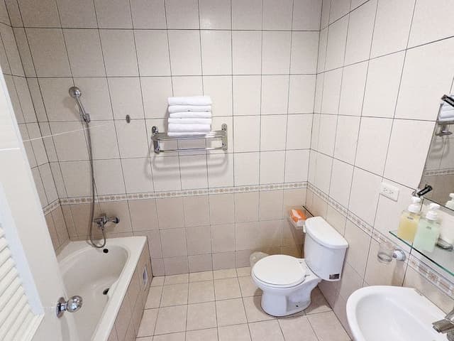 亞馨&奇雅居聯合民宿 l 近吉安慶修院-B301亞馨家庭六人房(Family room)附浴缸-5