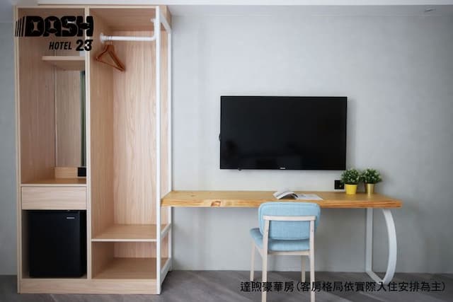 達煦23旅店｜運動主題飯店、緊鄰神農街-豪華雙人房-附陽台-9