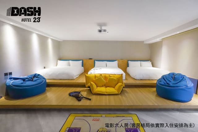 達煦23旅店｜運動主題飯店、緊鄰神農街-電影六人房-附陽台-1