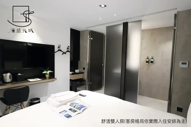 漫旅光城｜近一中商圈、享受低調奢華-經濟雙人房-2