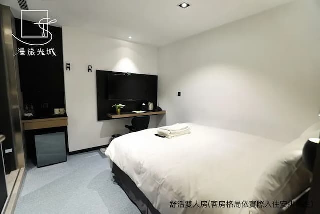 漫旅光城｜近一中商圈、享受低調奢華-經濟雙人房-5
